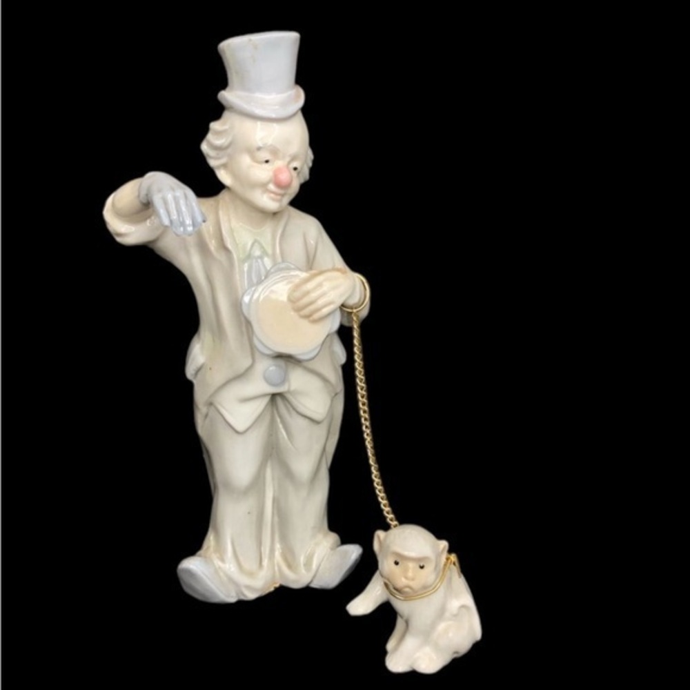 VTG Lenwile China Ardalt Japan 7 3/4” Classic Clown With Monkey Figurine in EUC